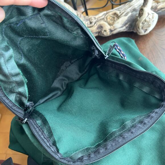 Jansport backpack with a rubber base in green color school hiking - Picture 7 of 9